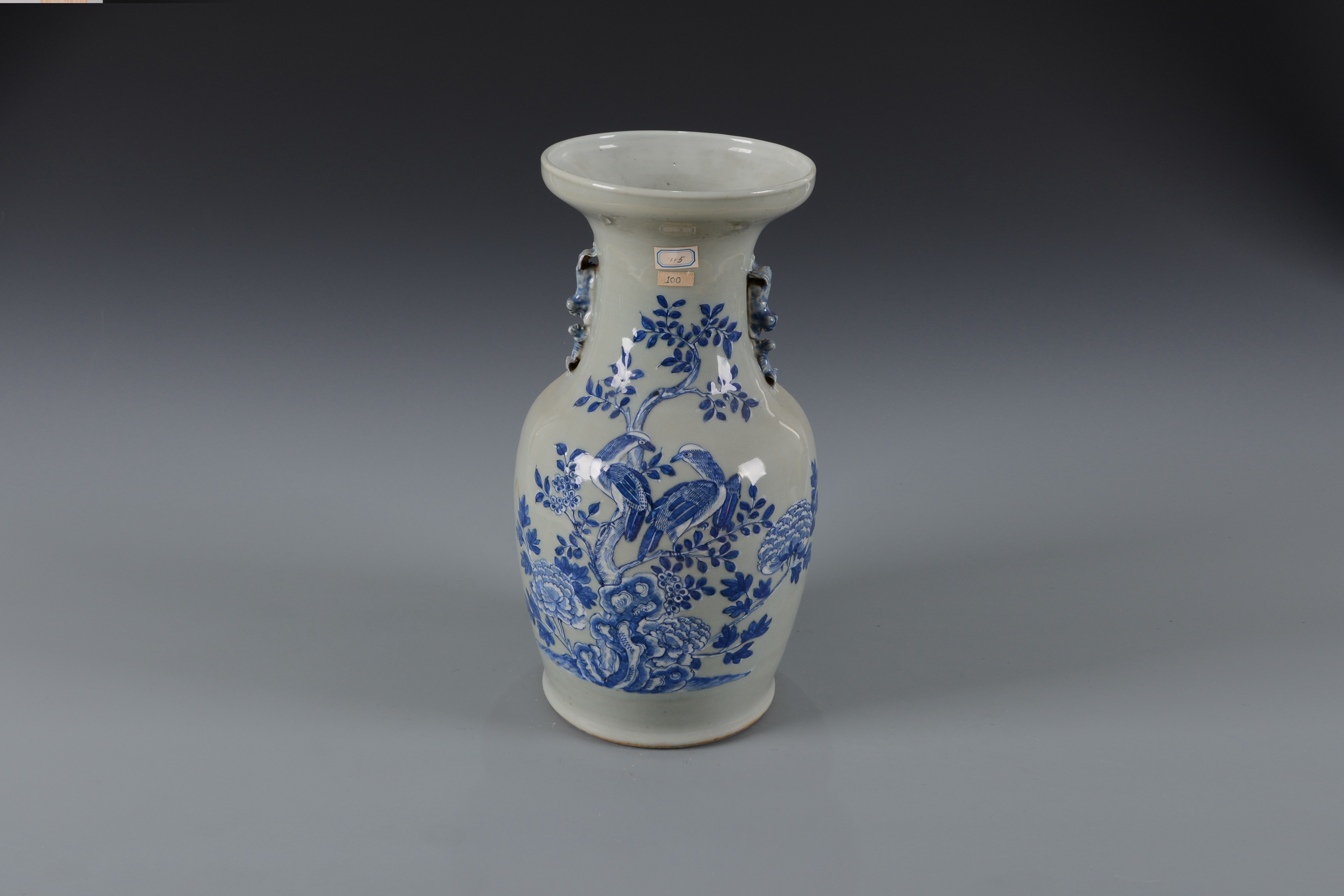 清青花花鸟纹双狮耳瓶