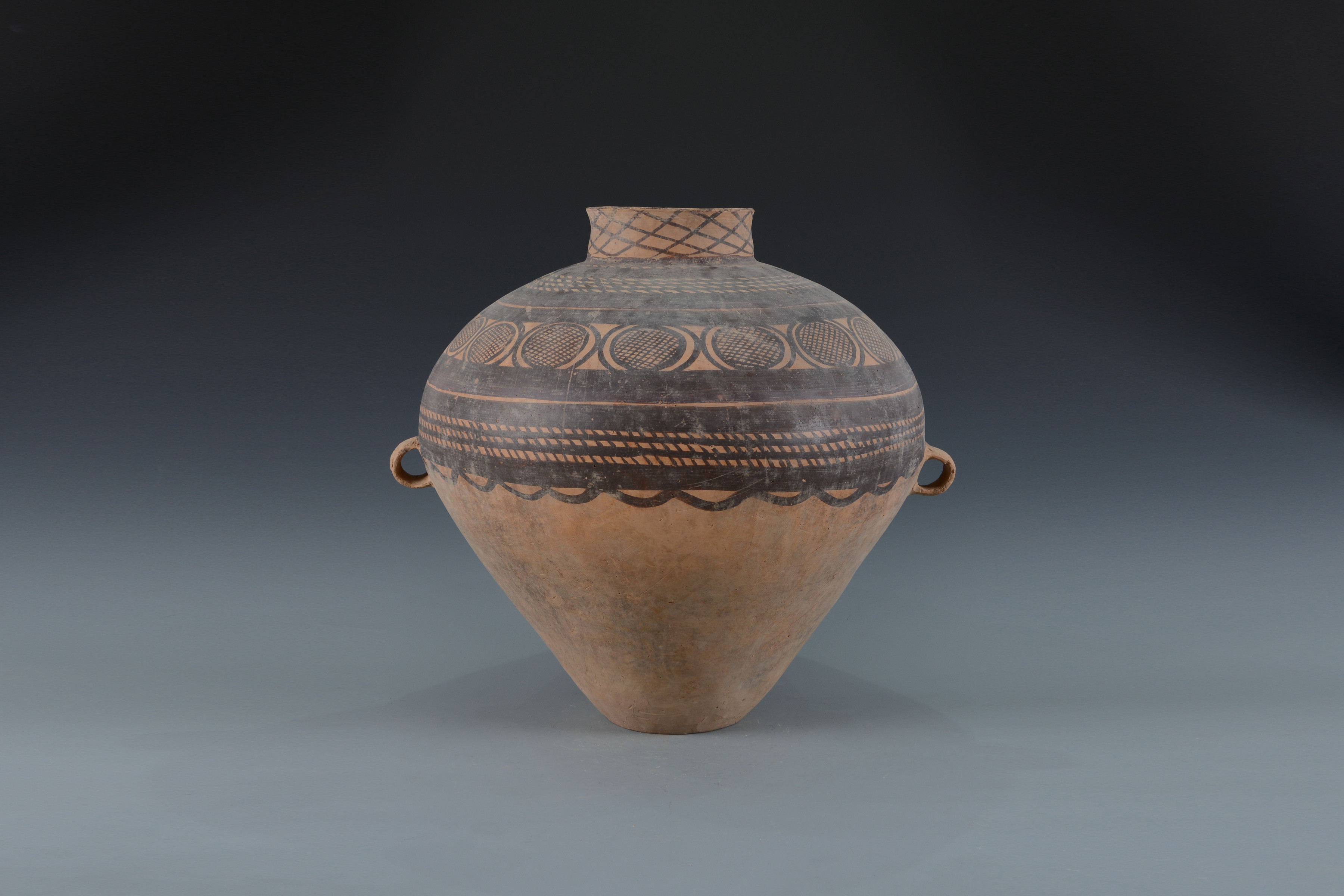 新石器时代圆圈网格绳纹双耳彩陶瓮