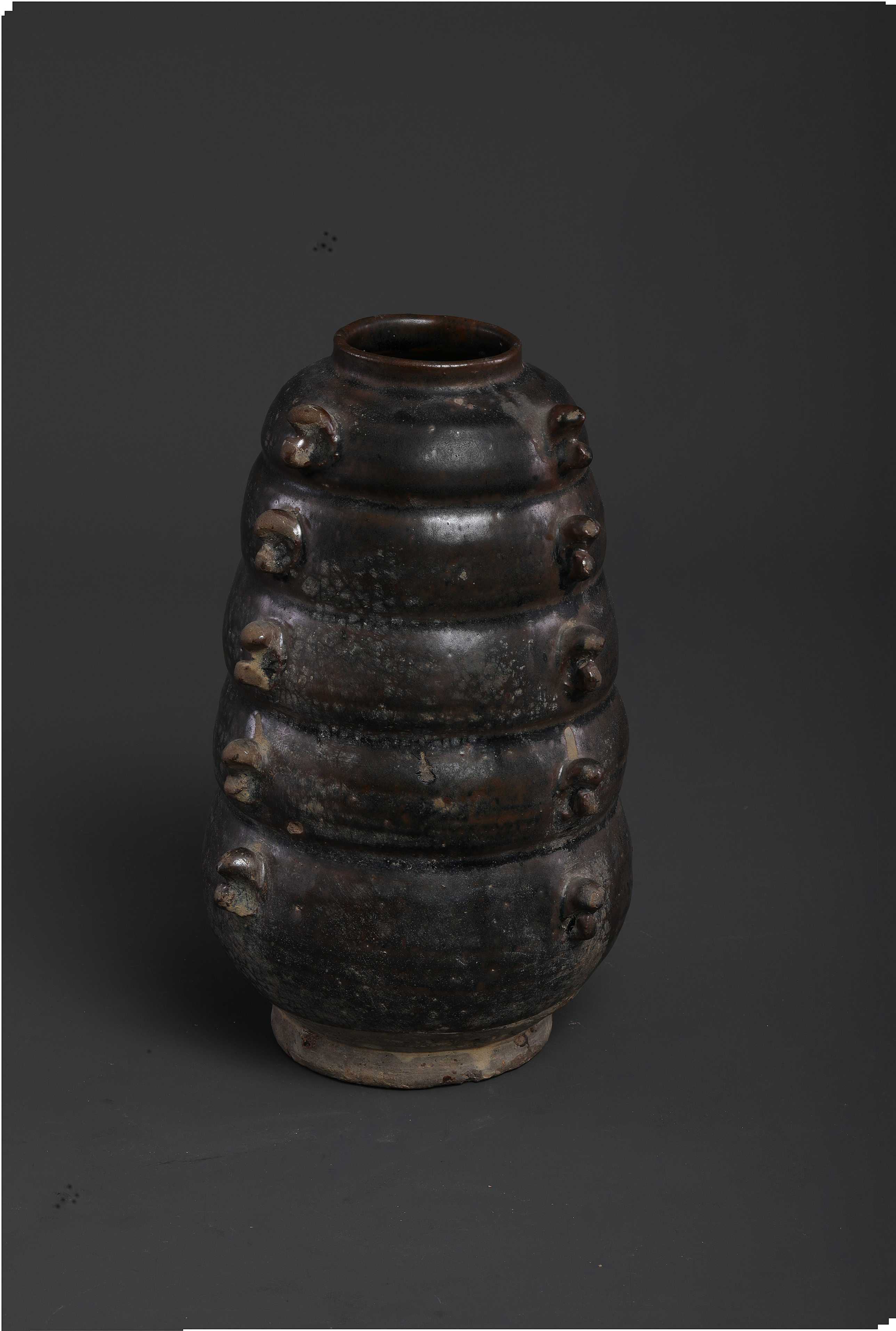 189-酱釉多角罐1.jpg