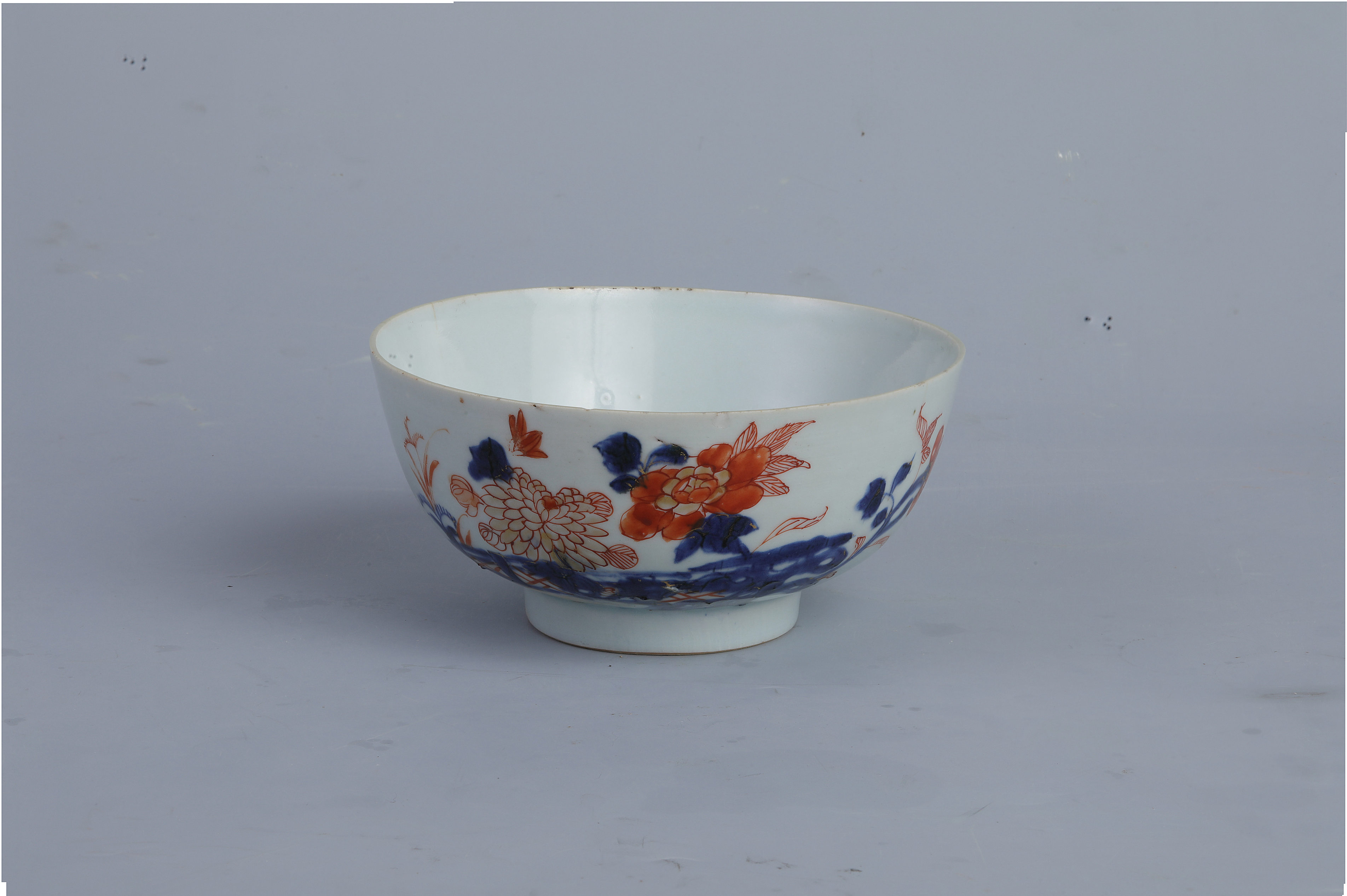 清雍正青花矾红瓷碗