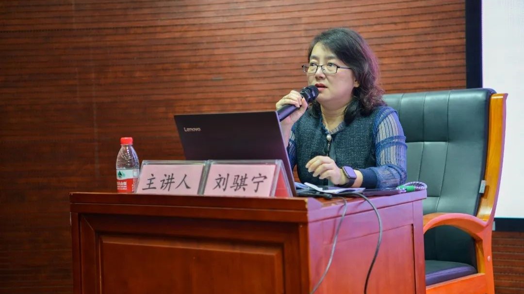 关爱青少年 | 遇到挫折怎么办？淡定，这场心理讲座来给孩子们“支招”了