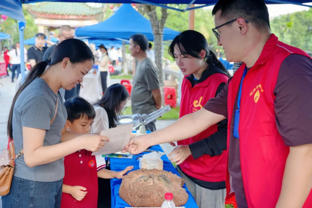 全国科普月 | 与亿万年的古生物化石近距离接触，是一种怎样的体验