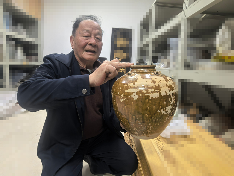 热心市民向我馆捐赠7件/套藏品