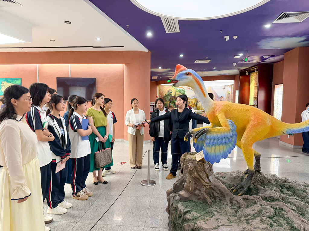 馆校合作再结硕果——河源市职业技术学校校外实习实训基地在河博揭牌 